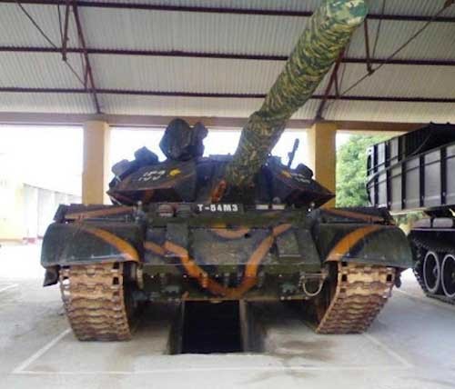 Xe tăng chiến đấu chủ lực nâng cấp T-55M3. Đây là gói nâng cấp mạnh nhất của T-55 tại Việt Nam được thực hiện với sự hợp tác giúp đỡ của Israel.